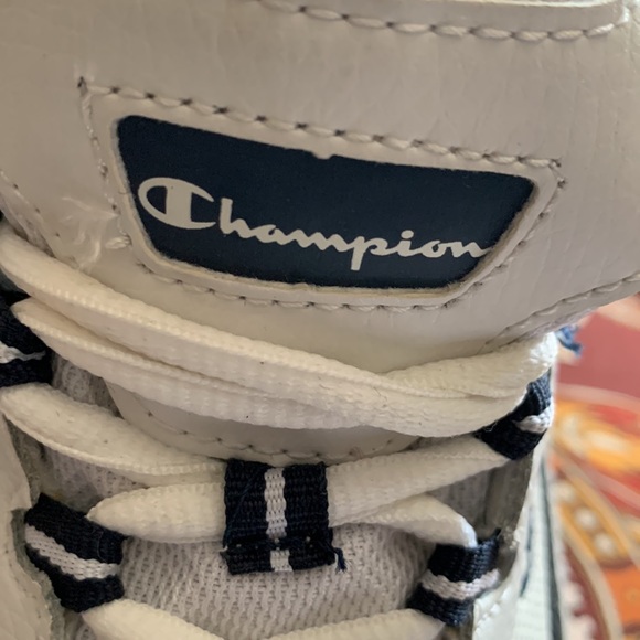 CHAMPION SNEAKERS NWOT. EXCELLENT CONDITION. SIZE 10.5 - Picture 3 of 10